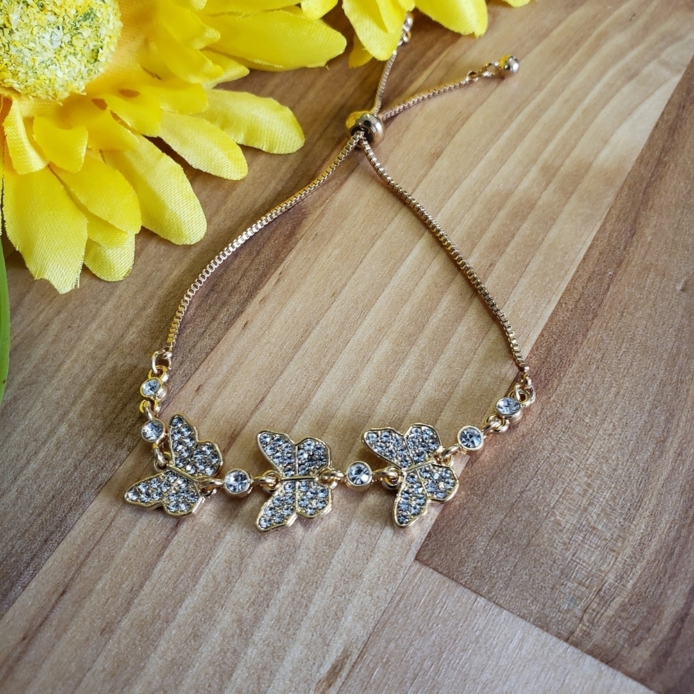 Butterfly Inlaid Shiny Rhinestone Bracelet - Picture 3 of 8